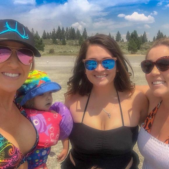 Meet your Posher, Amber - Picture 1 of 1